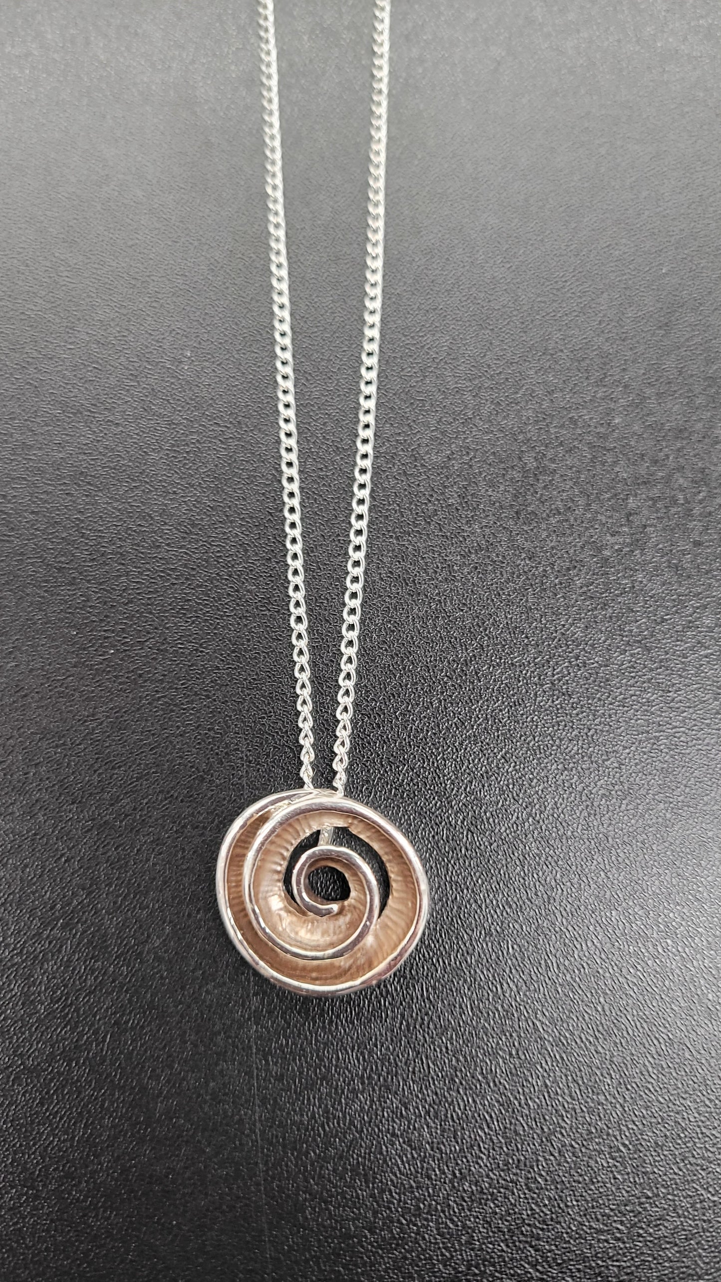 Caracol Silver Necklace w/Taupe Shell 1184-TPE