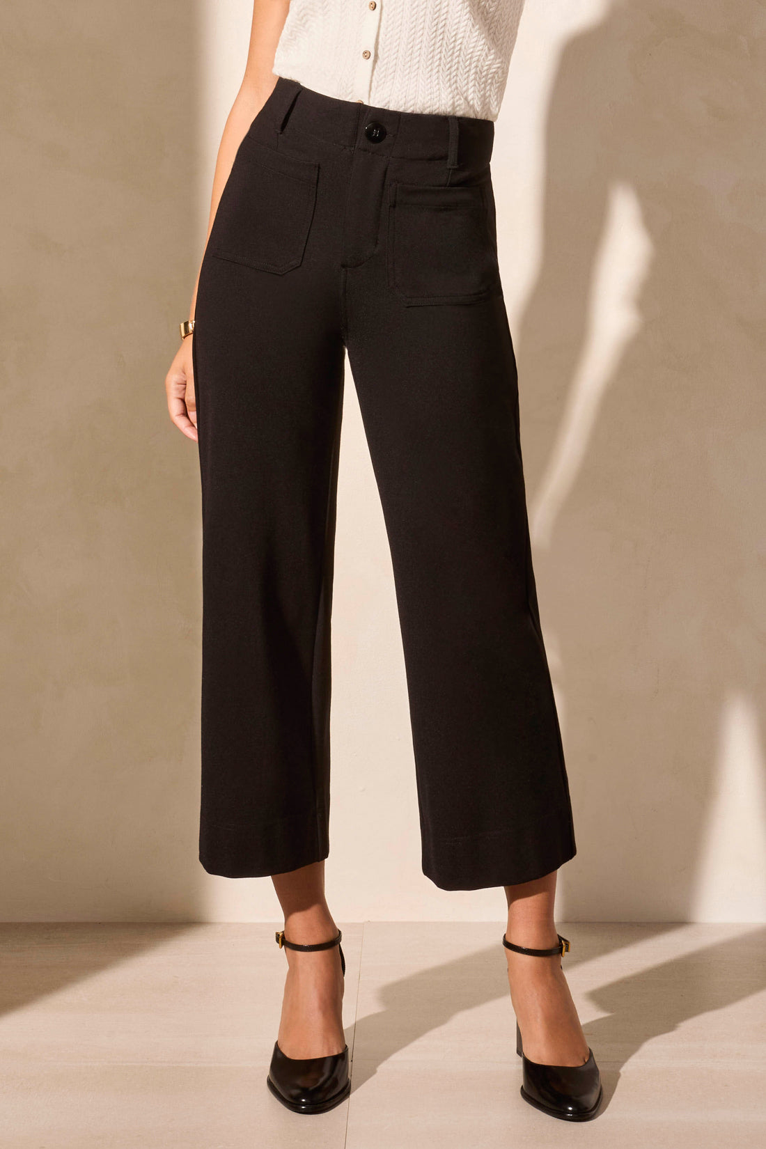 Tribal High Rise Fly Front Capri w/Pockets Black 22210-7026-0002