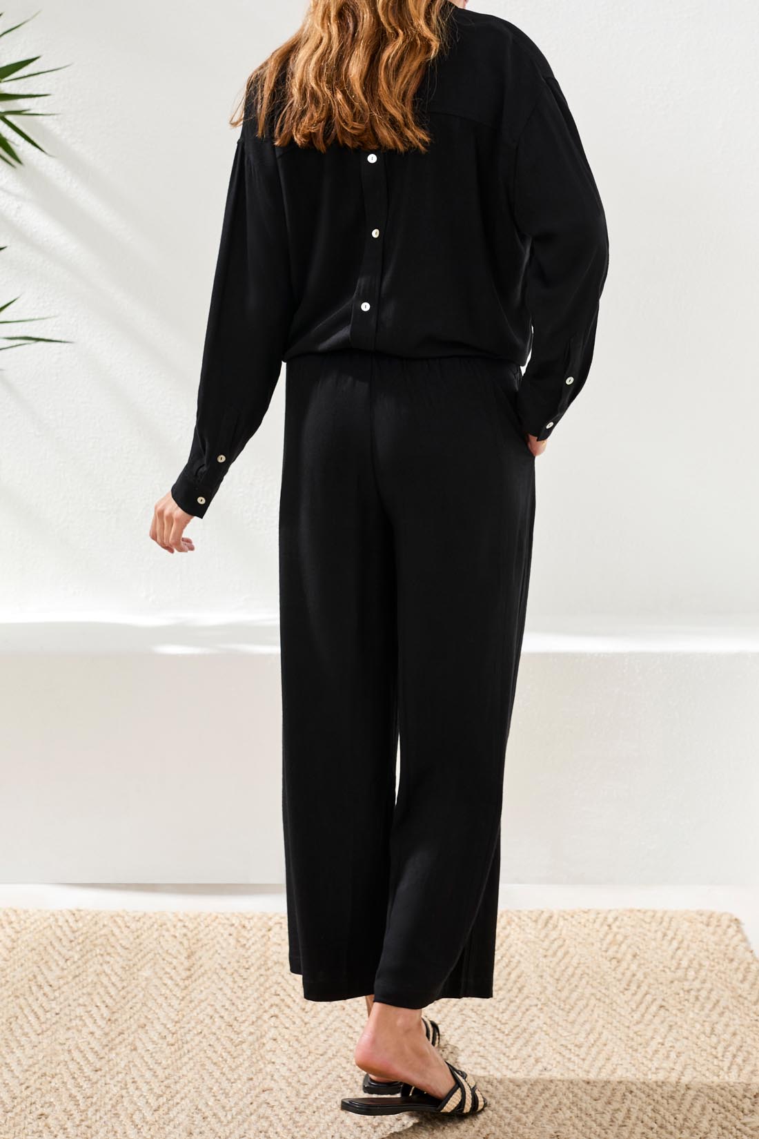 Tribal Pull On Ankle Pant w/Front Pockets Black 30790-8388-0002