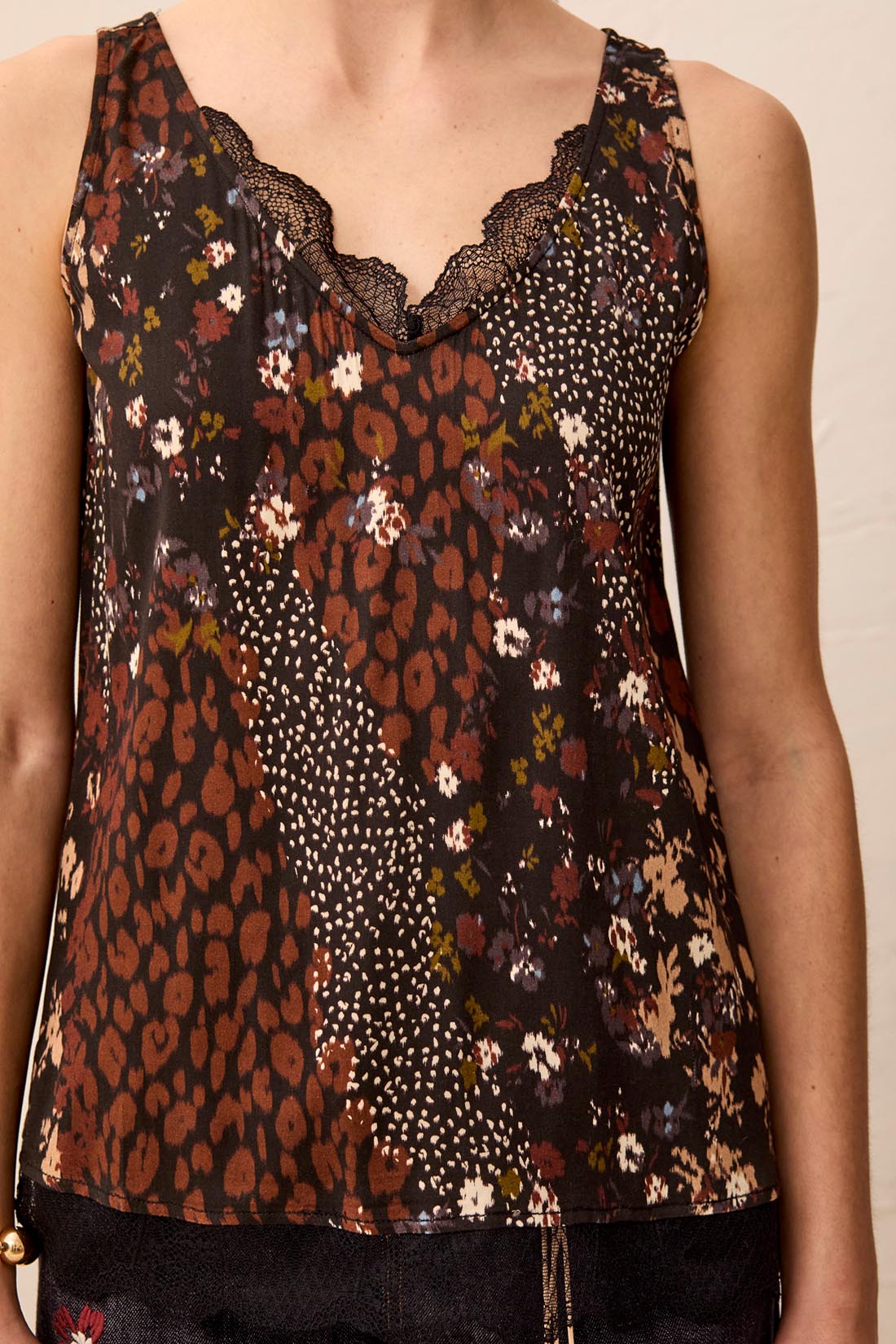 Tribal Cami w/Lace Rustic Brown 62390-1434-3379