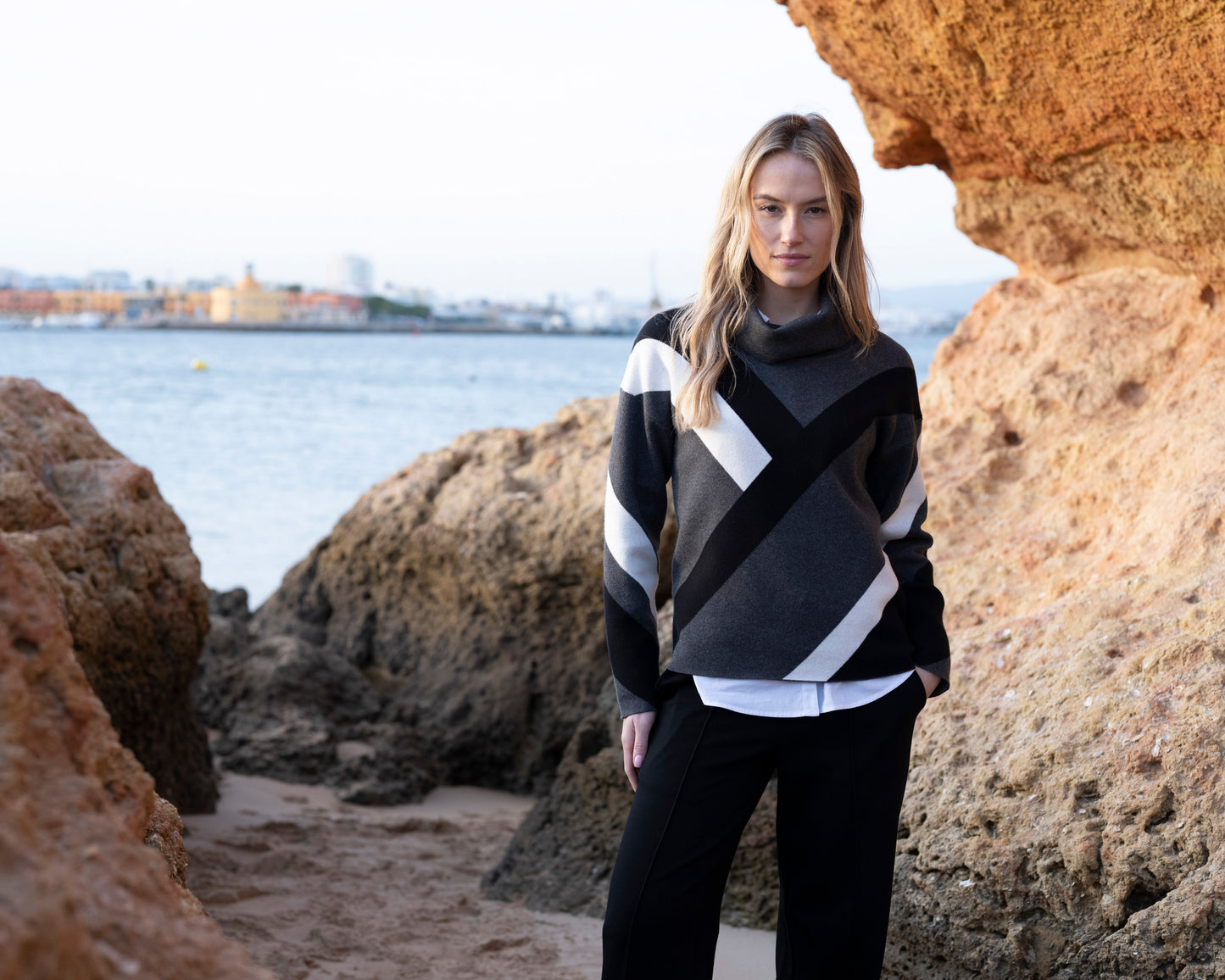 Marble Jacquard Knit Relaxed Fit Sweater w/Abstract Pattern Black 8109-101