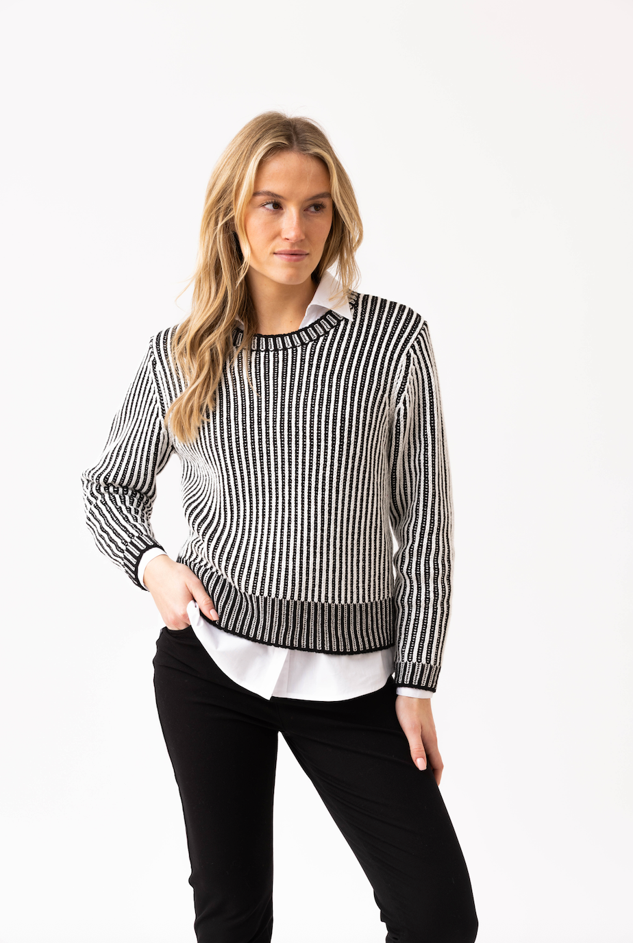 Marble Round Neck Sweater w/Two Colour Contrast Stripe & Detachable Collar Ivory 8100-104