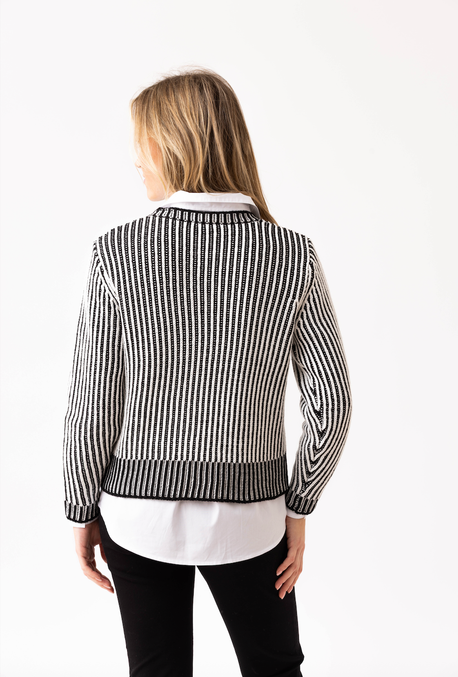 Marble Round Neck Sweater w/Two Colour Contrast Stripe & Detachable Collar Ivory 8100-104
