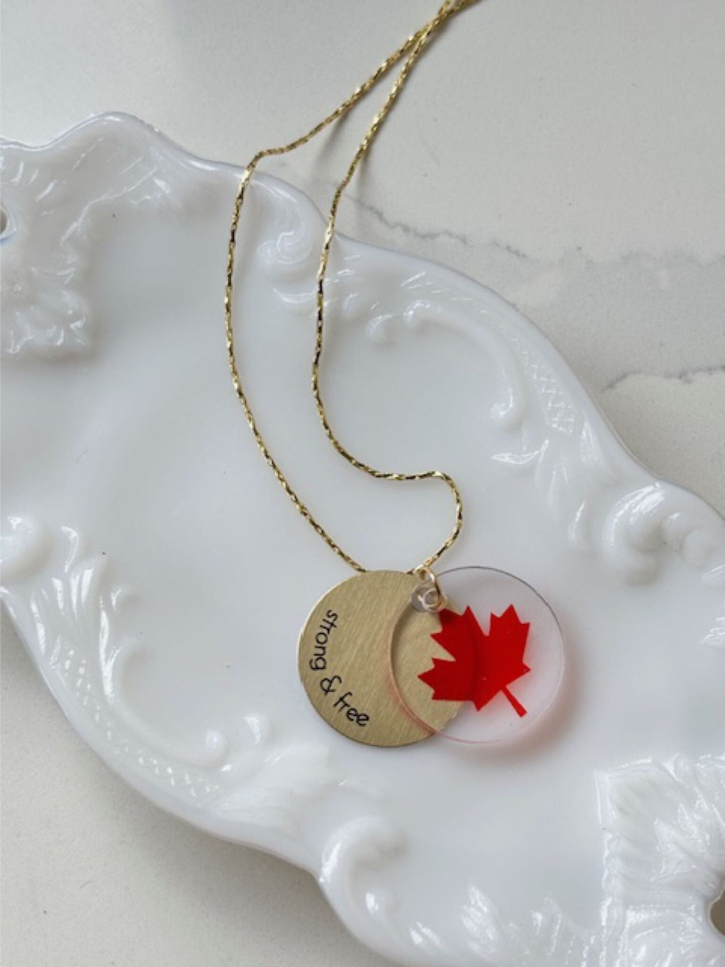 Giftologie Eclipse Necklace w/Maple Leaf "strong & free" Gold ACNCMAPLELEAFG