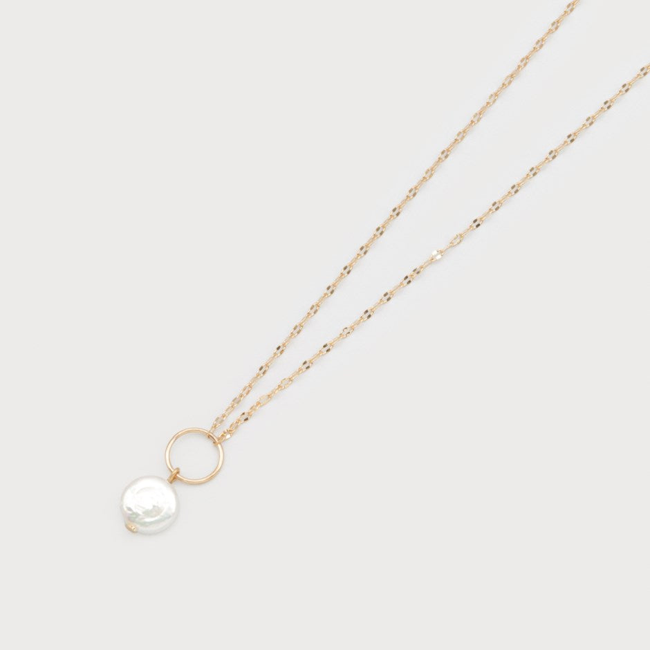 Caracol Small Iitation Pearl Pendant on Delicate Chain  1732-GLD