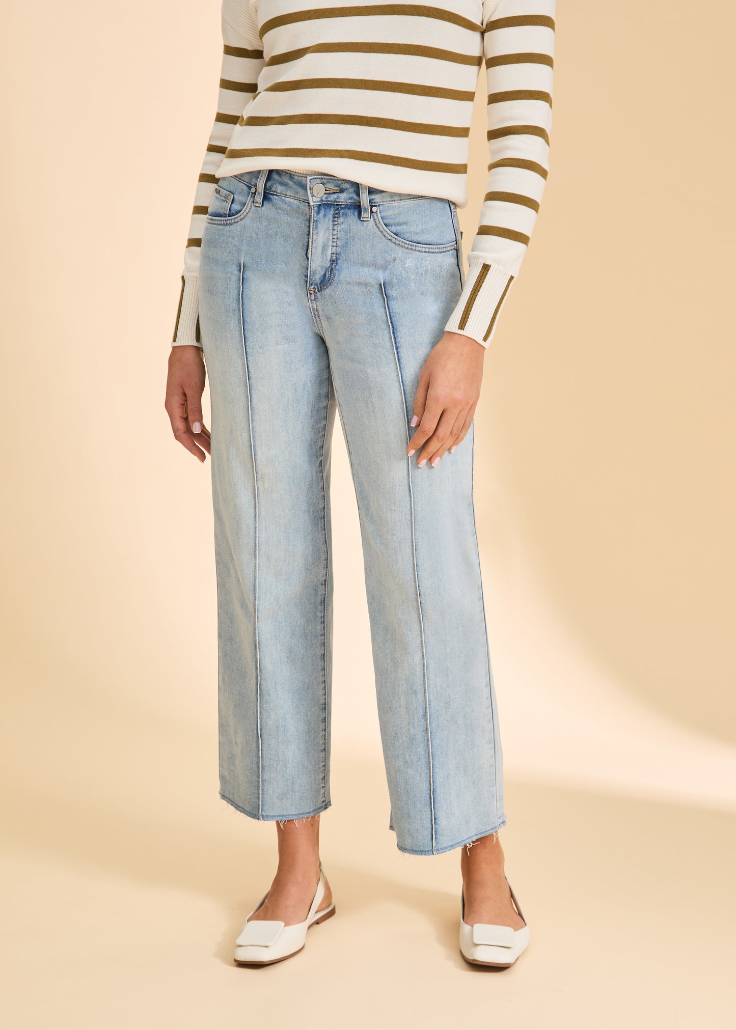 FDJ Olivia Wide Ankle Denim Pale Wash 2201779