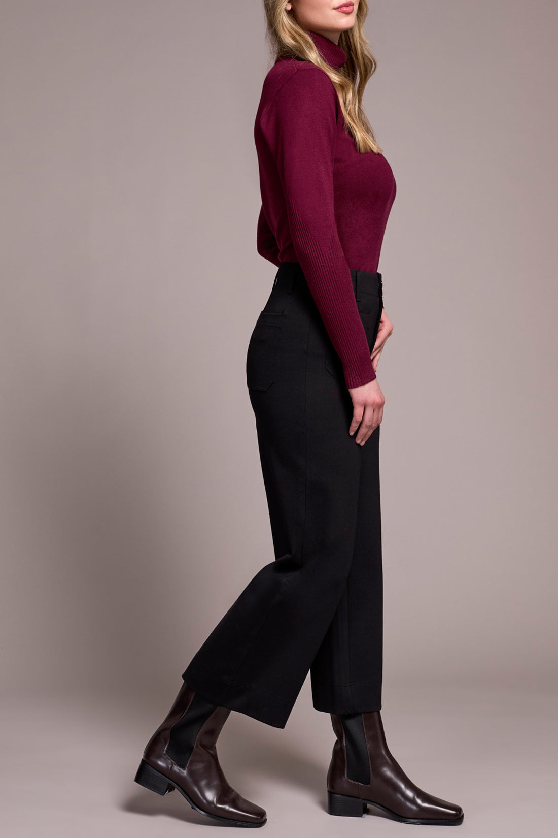 Tribal High Rise Fly Front Capri w/Pockets Black 22410-7026-0002