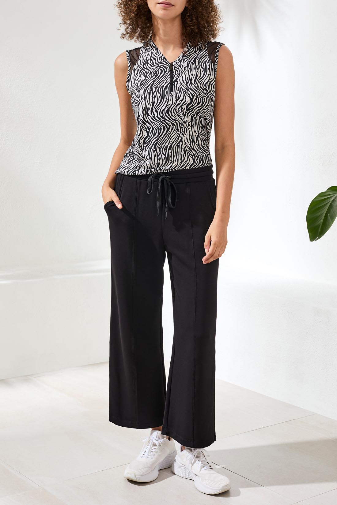Tribal Pull On Capri w/Drawcord Black 24470-3390-002