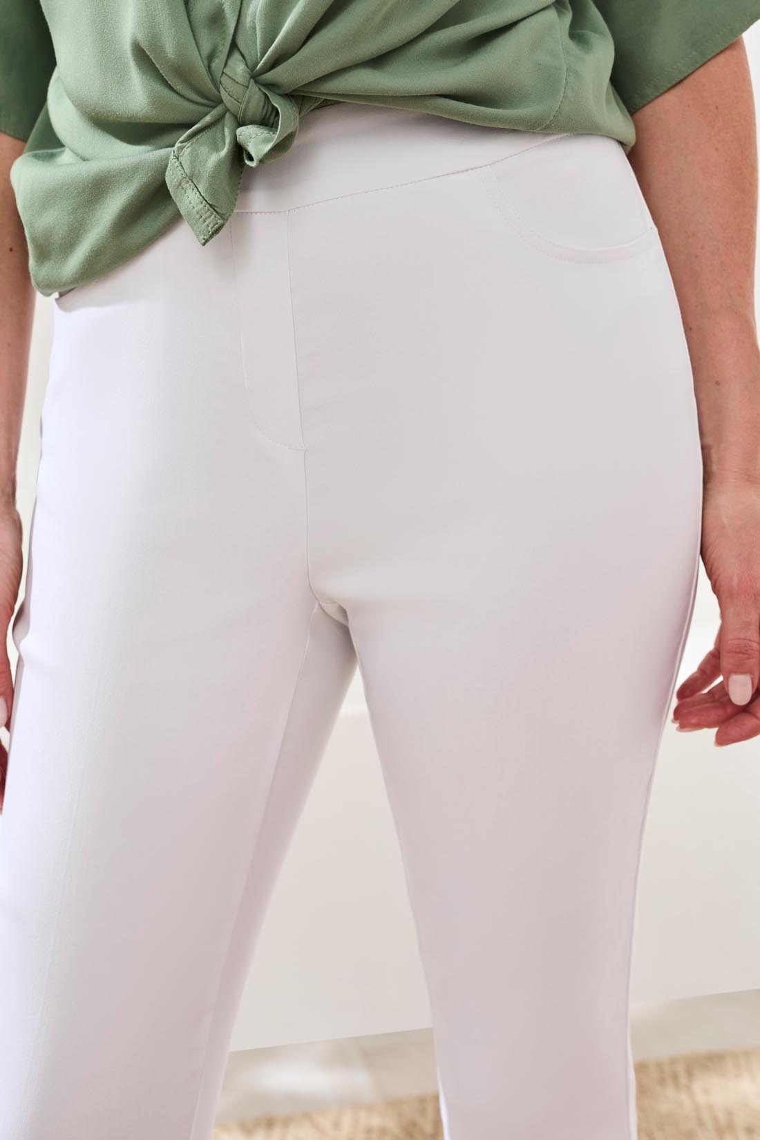 Tribal Flatten It Pull On Ankle Pant White 30100-7165-0001