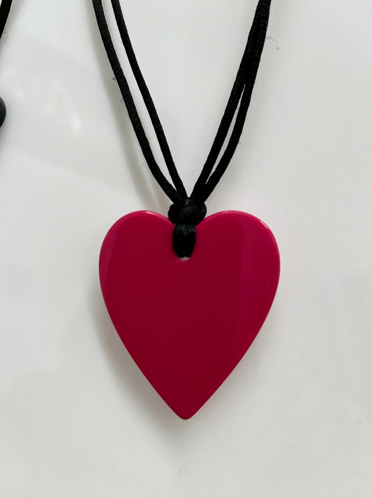 Zsiska Colourful Statement Small Heart Pendant Matte Fuchsia 50602049259Q00