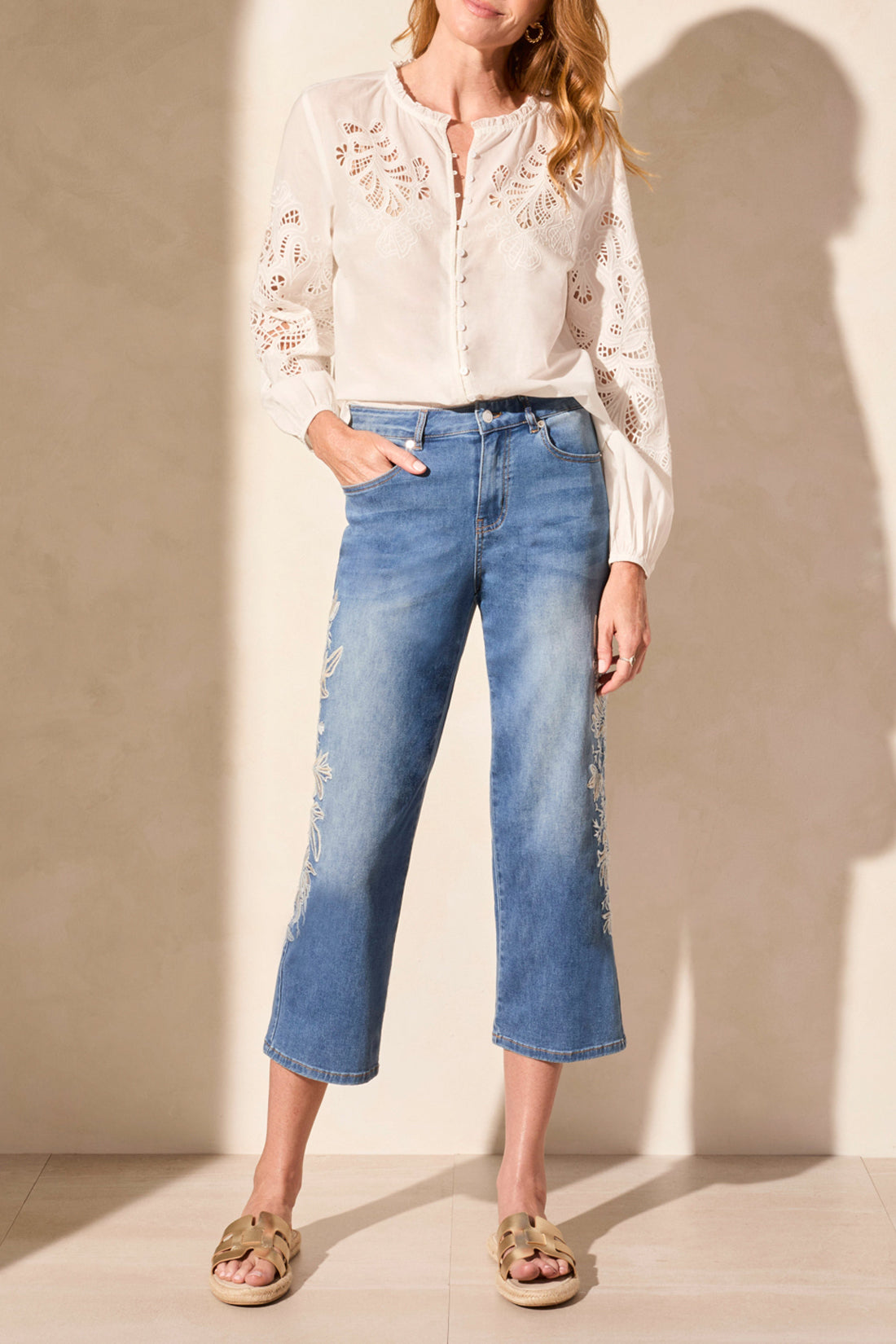 Tribal Audrey Girlfriend Crop Jeans w/Embroidery Realblue 58140-4798-2481