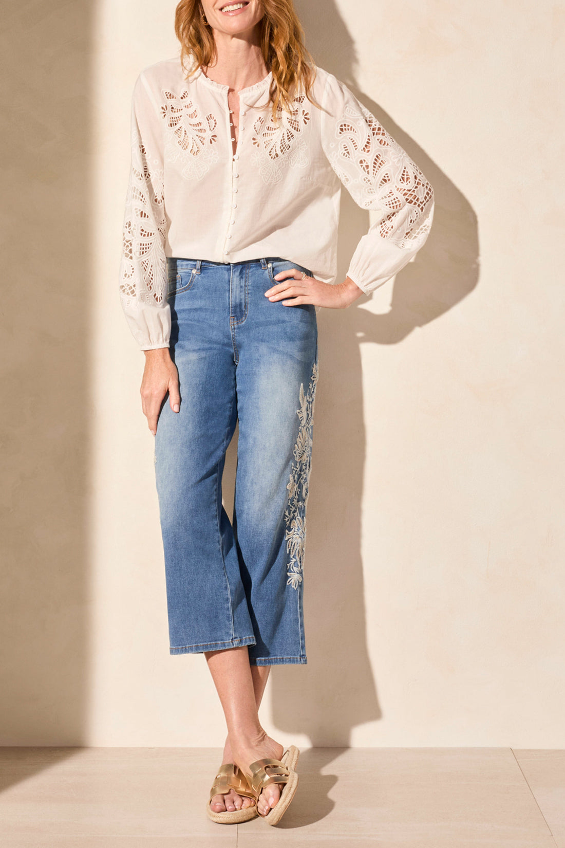 Tribal Audrey Girlfriend Crop Jeans w/Embroidery Realblue 58140-4798-2481