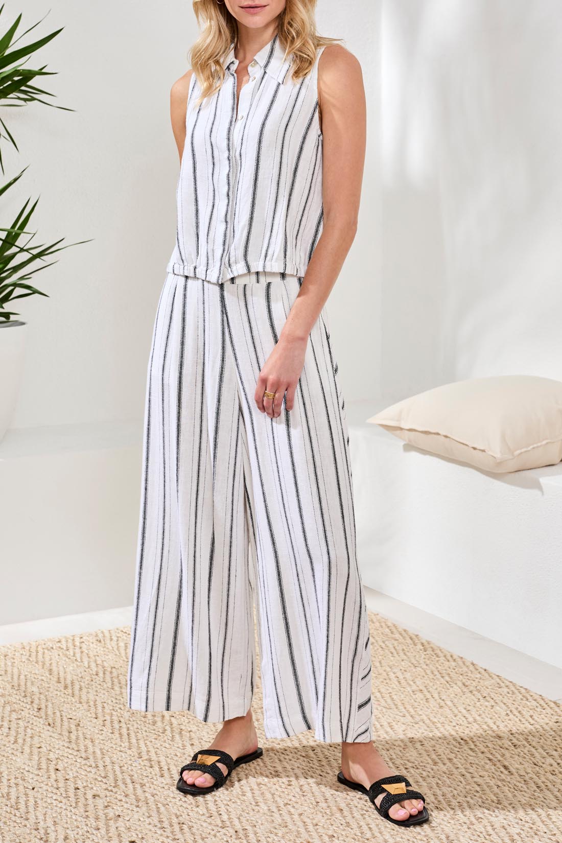 Tribal Hidden Placket Shirt w/Elastic Waist  White/Black 60910-5400-0289