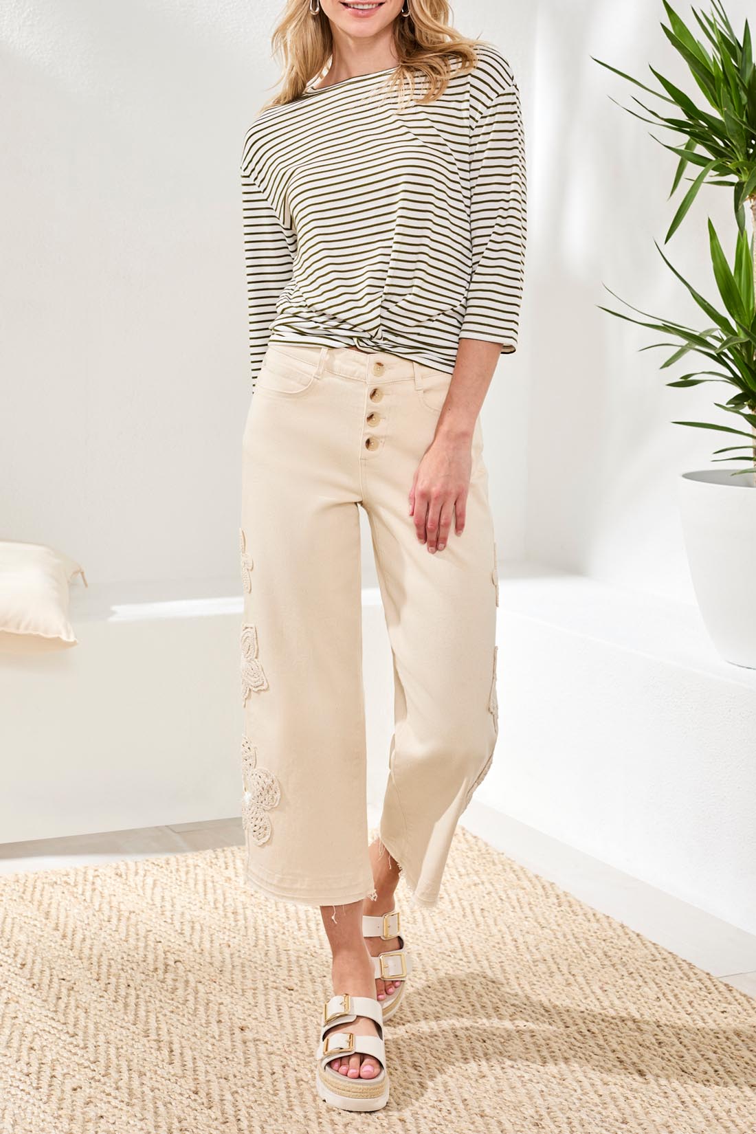 Tribal Audrey Button Fly Wide Crop w/Crotchet Ecru 61010-5405-0331