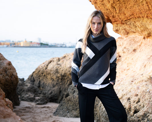 Marble Jacquard Knit Relaxed Fit Sweater w/Abstract Pattern Black 8109-101
