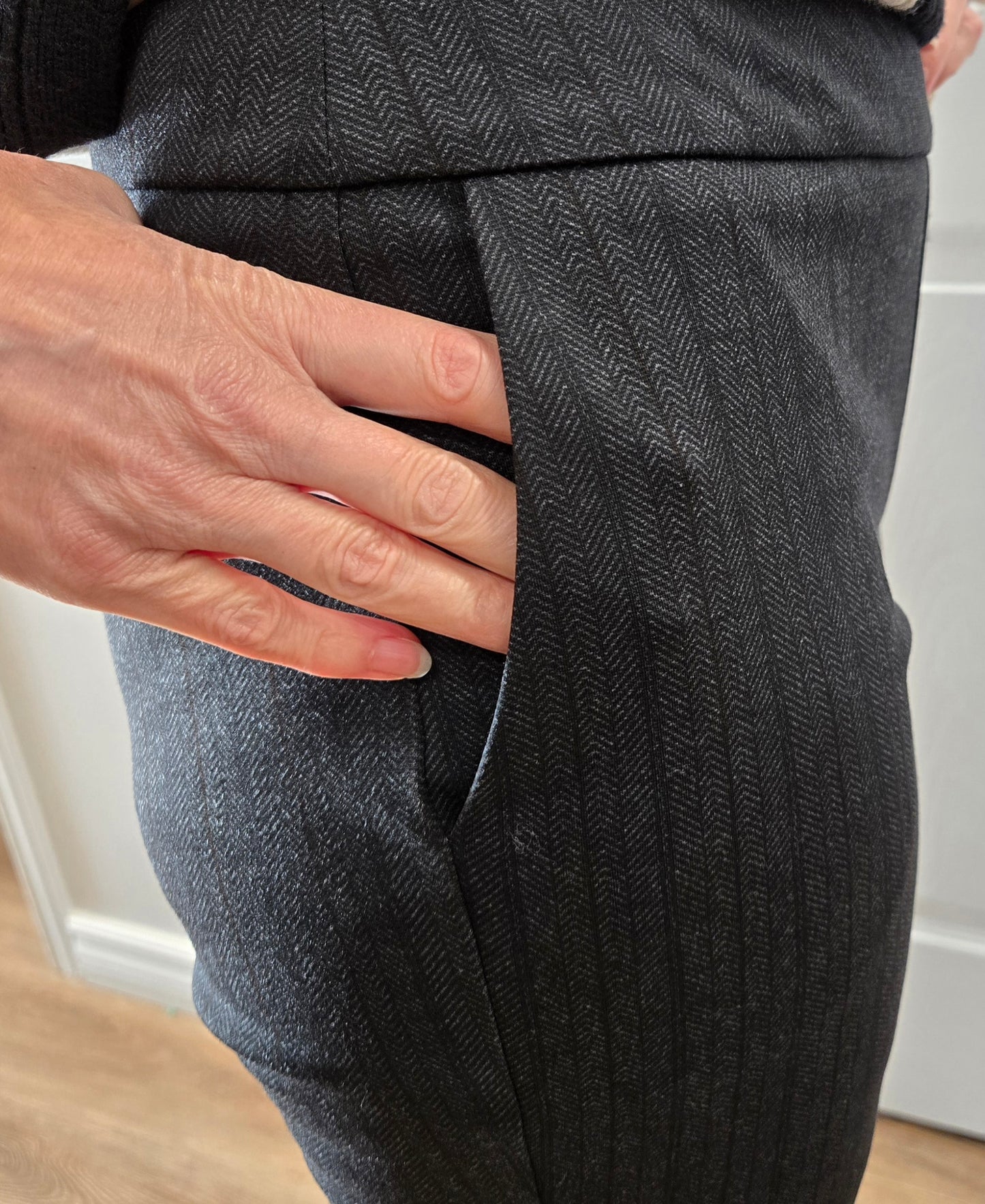 Lisette L Herringbone 31" Mini Flair Pant Black/Charcoal 1425-997