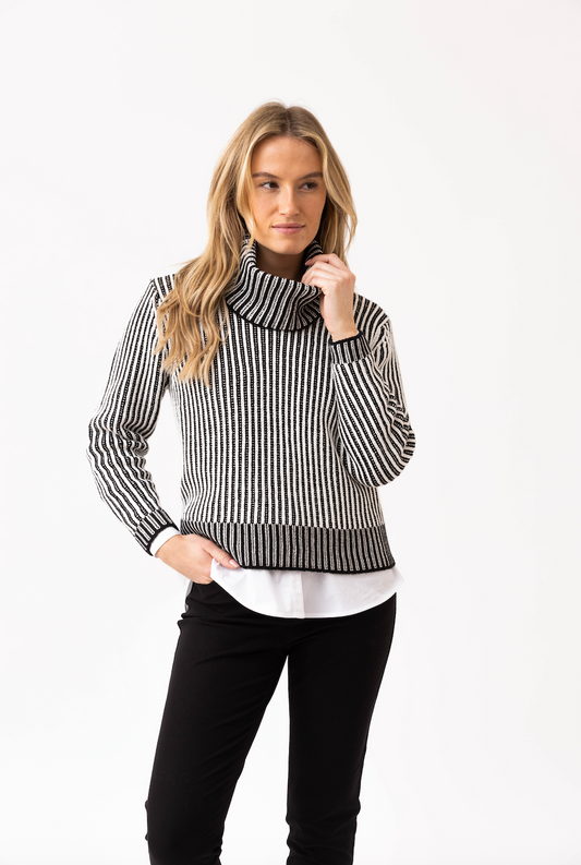 Marble Round Neck Sweater w/Two Colour Contrast Stripe & Detachable Collar Ivory 8100-104