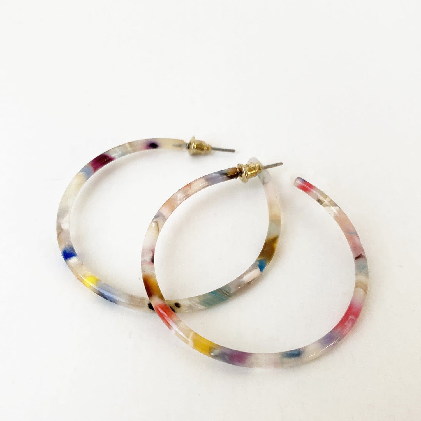 Caracol  Mixed White Medium Resin Coloured Hoops 2437-MXW