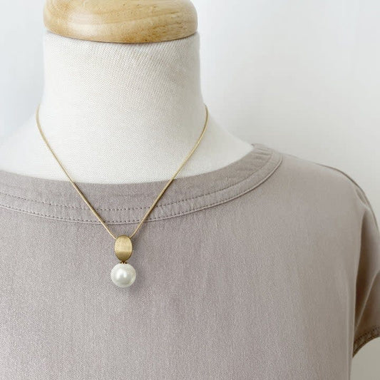 Caracol Gold Necklace w/Brushed Metal Pendant & Pearl 1471-WTE-G